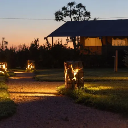 Luxury tent Inmaremma Glamping *